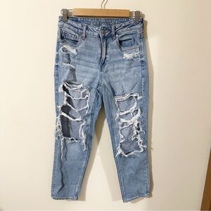American Eagle Womens Distressed Mom Jeans Size 4 SHORT